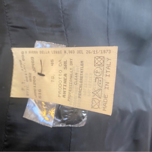 Emporio Armani Blazer Shiny Black Colour 
Size 48 Italian (Sz 12 USA) - Picture 7 of 12